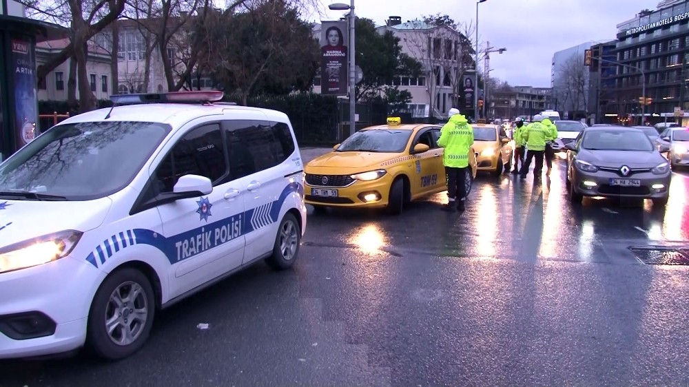 15 Temmuz Demokrasi Otogarında kış lastiği denetimi 