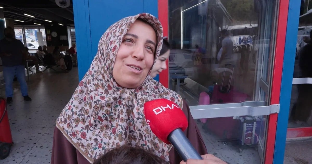 15 Temmuz Demokrasi Otogarı'nda okul dönüşü yoğunluğu, şoför: 'Dönüşler paket'