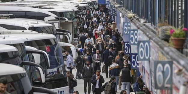 Otogarda büyük yoğunluk