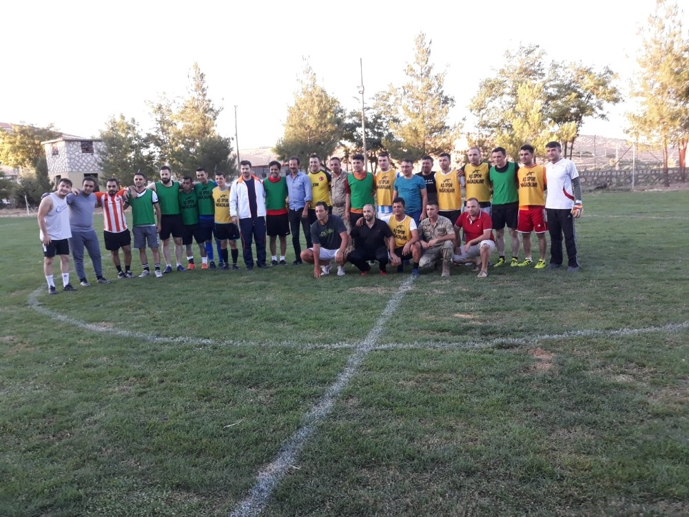 15 Temmuz demokrasi şehitleri anısına futbol turnuvası 