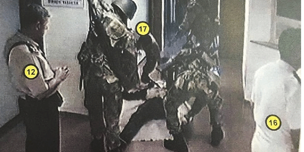 Vurdukları vatandaşı böyle içeri çektiler