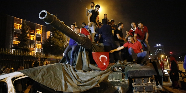 15 Temmuz halkın gözünü açtı