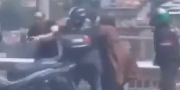 15 Temmuz Şehitler Köprüsü'nde hareketli anlar! Bir anda silah çekti, ortalık karıştı