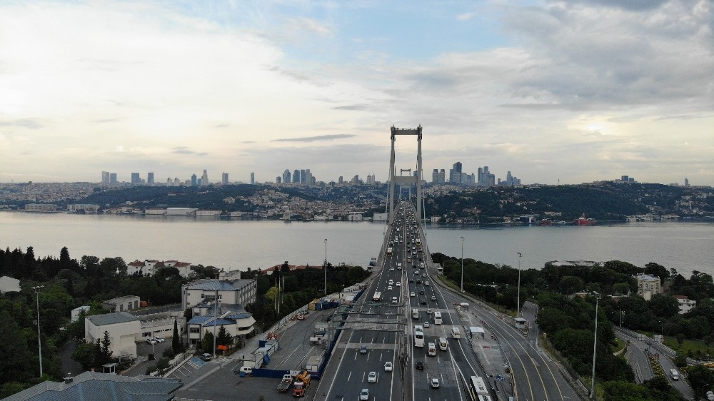 15 Temmuz Şehitler Köprüsü’ndeki trafik alışılan görüntülerine döndü 