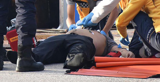 15 Temmuz Şehitler Köprüsü'nden aşağı atladı