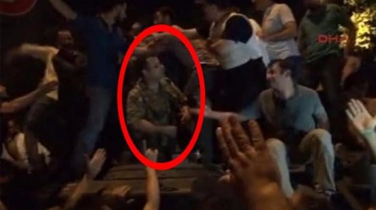 Tankın içinden çıkan emniyet müdüründen komik savunma!