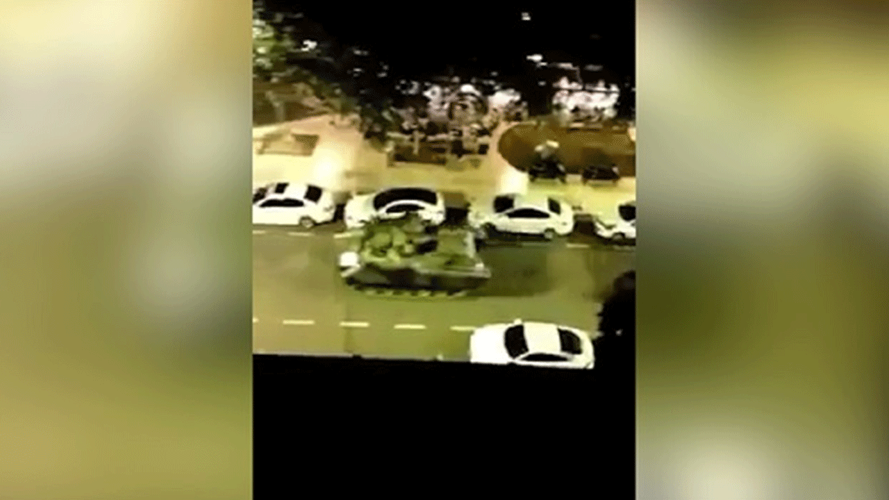 15 Temmuz’un utanç görüntüleri! CHP'nin kalesi Bağdat Caddesi'nde darbecilere alkış