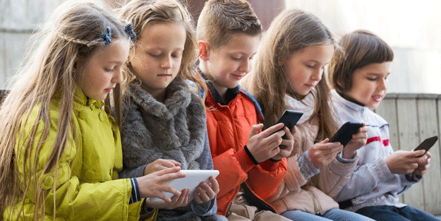 15 yaşın altındakiler veli izni olmadan sosyal medya kullanamayacak