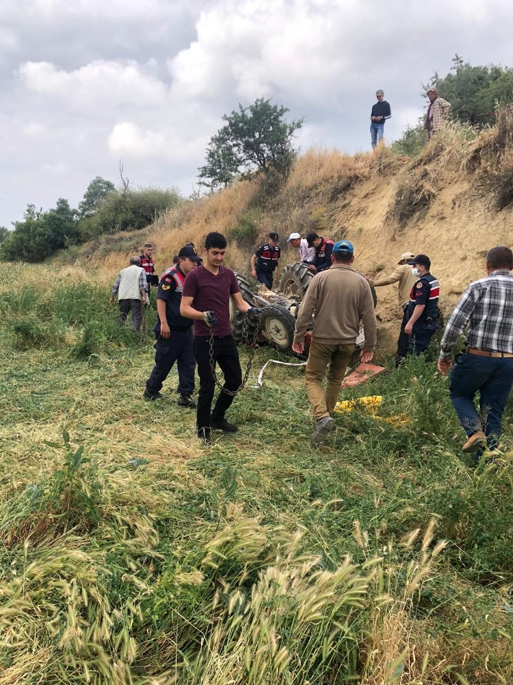 15 yaşındaki ağabeyin kullandığı traktör devrildi, 4 yaşındaki kardeşi öldü 
