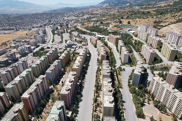 150 bloklu site ‘Hayalet kente’ döndü