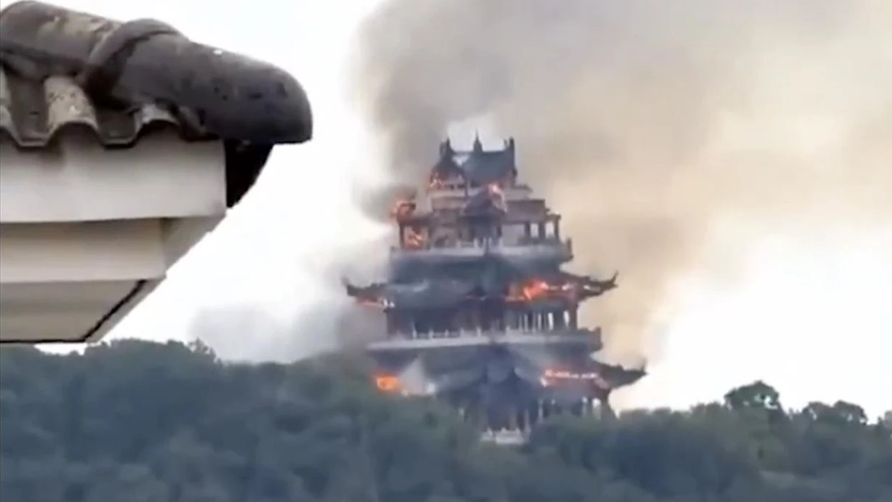 1500 Yıllık tapınakta yangın!