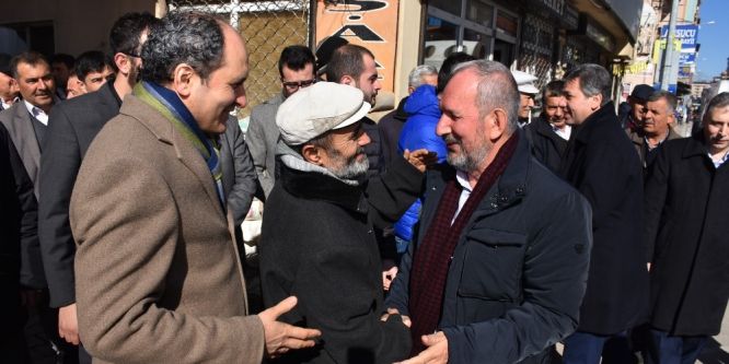 AK Parti milletvekilleri referandum icin start verdi