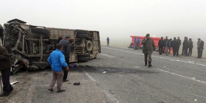 Kayseri’de feci kaza: 2 ölü, 10 yaralı