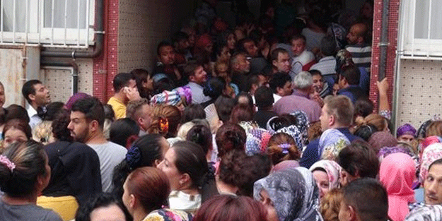 156 kişilik işe yapılan başvuru izdihama neden oldu