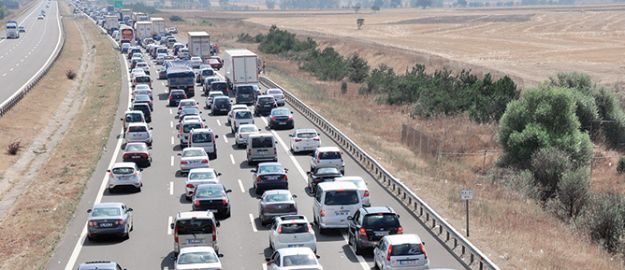 15 kilometre tatil kuyruğu