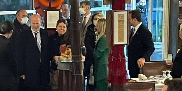 16 milyon vatandaş bir yana, İngiliz büyükelçi bir yana! Yemek molası diyen Ekrem kıvırmaya başladı