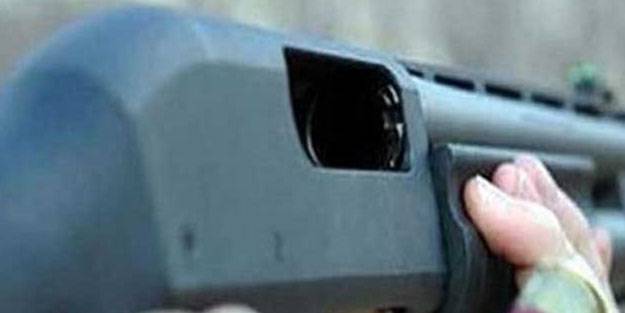  16 yaşındaki çocuk tüfekle oynarken kazara annesini vurdu