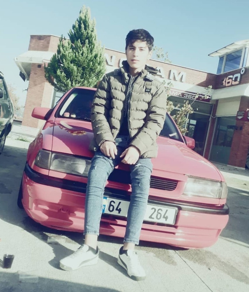 16 yaşındaki genç çapa makinesinin altında kalarak can verdi 