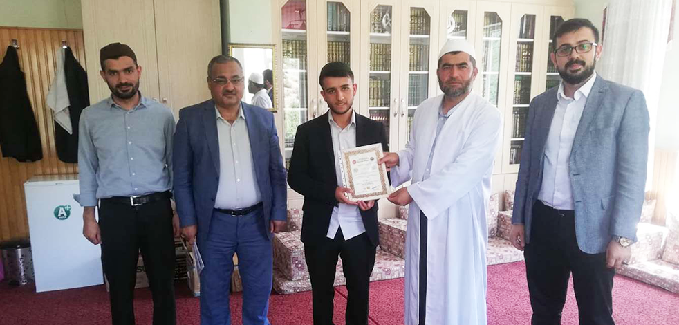 16 yaşındaki Kur'an kursu öğrencisi 5 ayda hafız oldu
