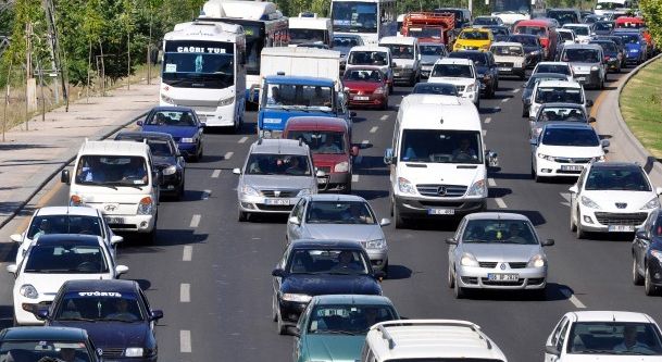 Bir ayda 938 yeni araç trafiğe çıktı