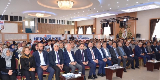 Altıntaş’ta AK Parti’nin yeni ilçe başkanı Cihangir Dönmez oldu