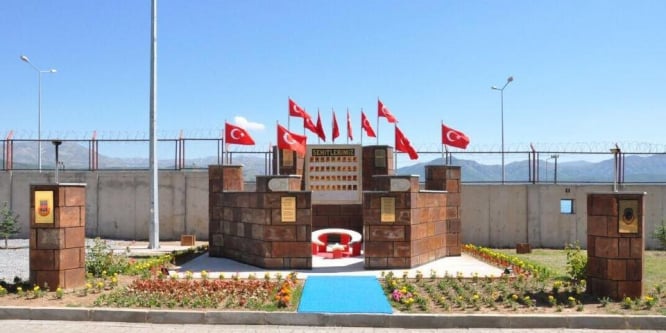 Tatvan’da “Şehit Anıtı” açıldı