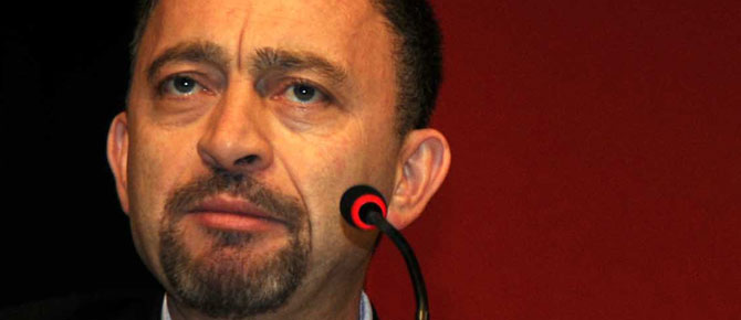 Kocasakal, kanunla avukatları tehdit ediyor!