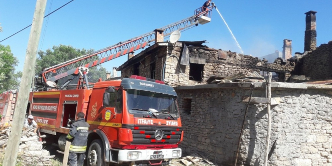 Beyşehir’de ev yangını
