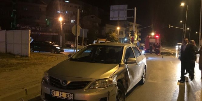 Kavşakta çarpıştılar