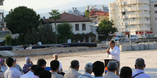 Finike’de hacı adayları uğurlandı