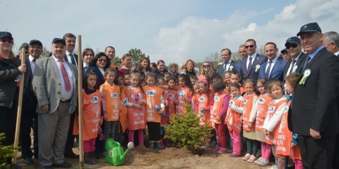 Kofçaz’da 1100 fidan toprakla buluştu