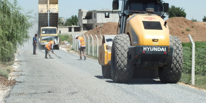 Eyyübiye kırsalında asfaltlama çalışmaları sürüyor