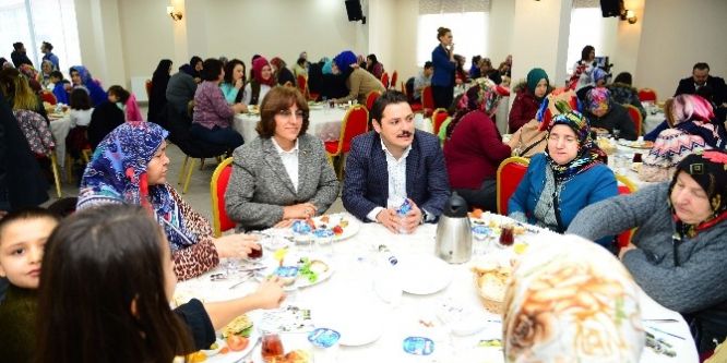 Gürpınarlı kadınlarla kahvaltıda buluştu