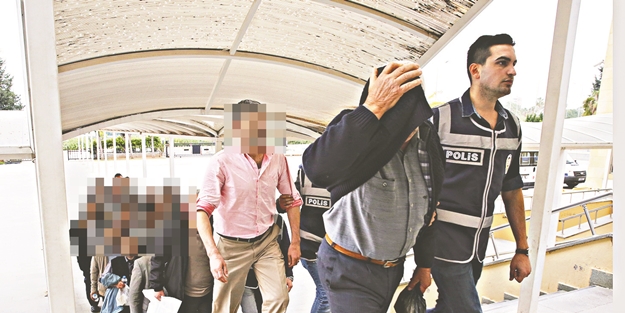 17 FETÖ’cü tutuklandı
