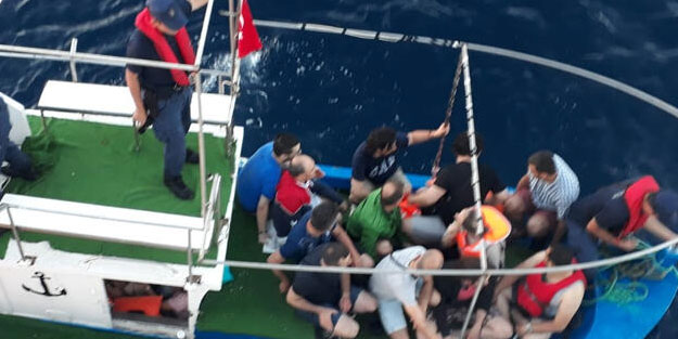 17 FETÖ'cü Yunanistan'a kaçarken yakalandı