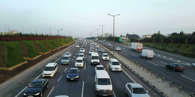 17 günlük tam kapanmaya saatler kala İstanbul'dan kaçış sürüyor