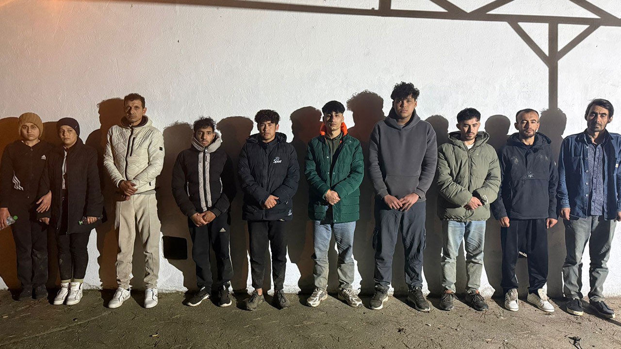 17 kaçak göçmen daha yakalandı