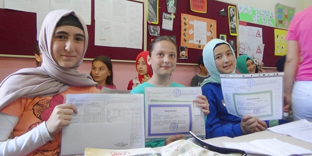 17 Milyon öğrenci için karne heyecanı