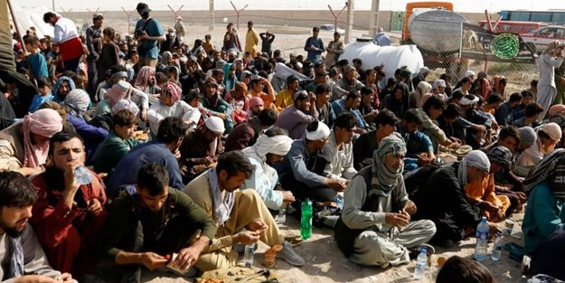 1,7 milyon sığınmacıdan ülkeyi terk etmeleri istendi