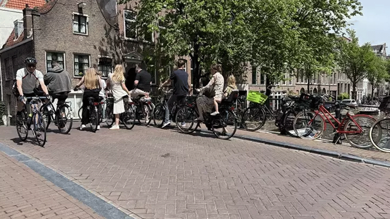 17 milyonluk ülkede 24 milyon bisiklet!