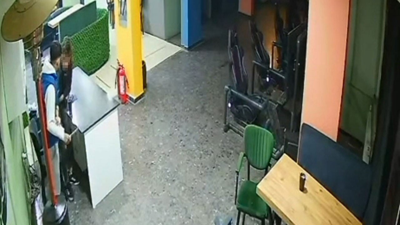 17 yaşındaki genç internet kafede bıçaklandı