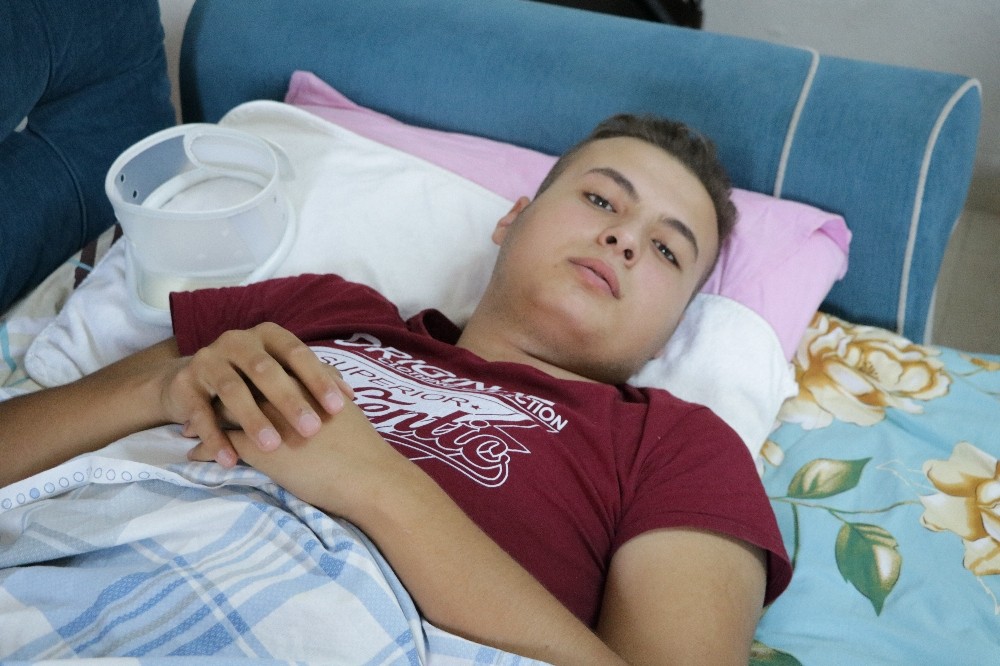 17 yaşındaki genç tekrar yürümek istiyor 