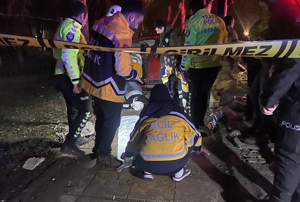 17 yaşındaki sürücü kaza yaptı! Bakırköy'de feci kaza: 1 ölü 5 yaralı