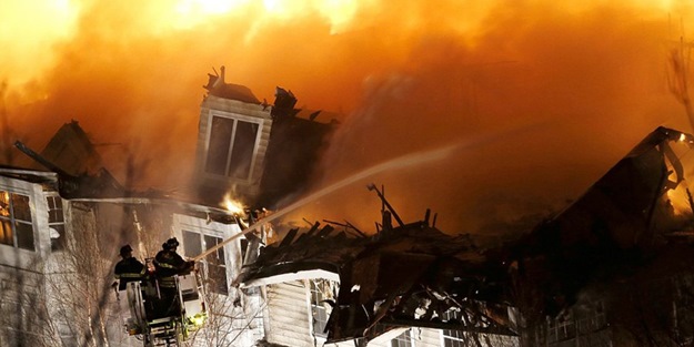 170 yıllık tarihi cami alevler içinde kaldı!