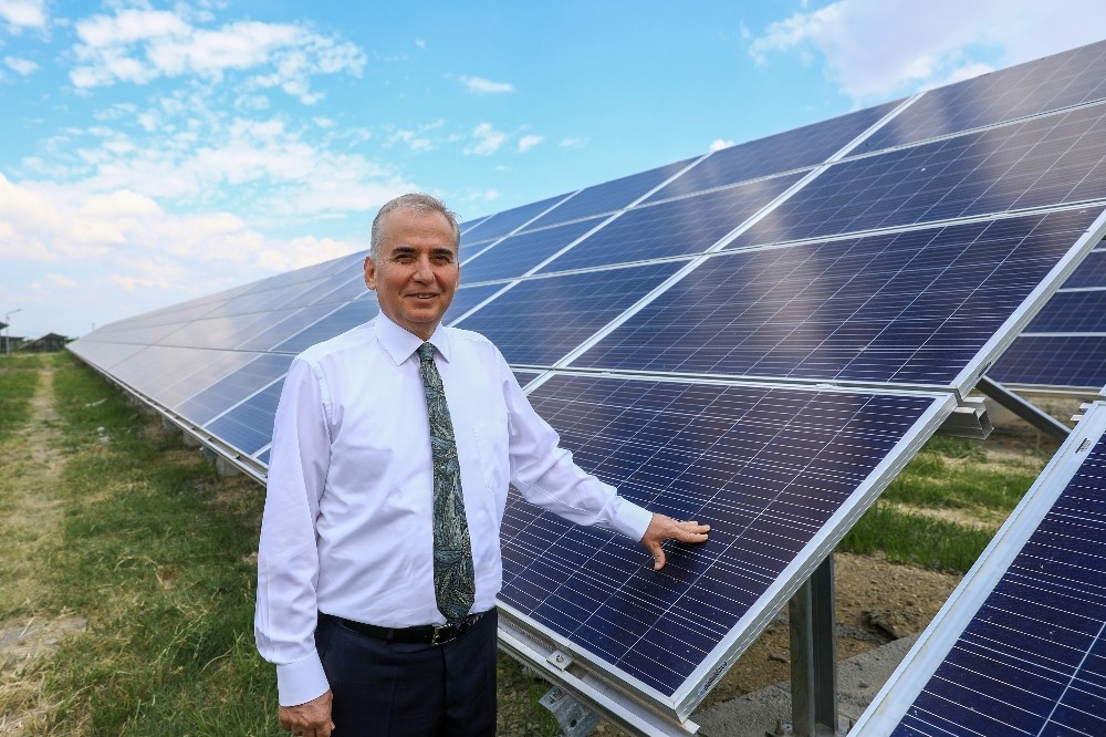 1700 hanenin elektrik ihtiyacı güneş tarlalarından gelecek 