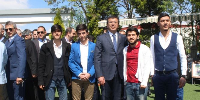 Bakan Zeybekci: Vatandaşın kararının netleştiğini görüyoruz