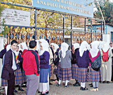 171 BİN ÖĞRENCİ İMAM HATİP LİSELERİNE KAYIT YAPTIRDI