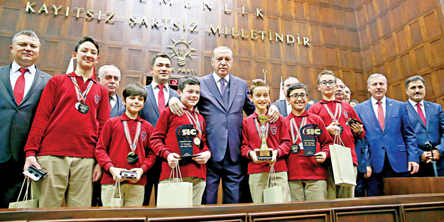 17/25 Kumpası şimdi de ABD’de