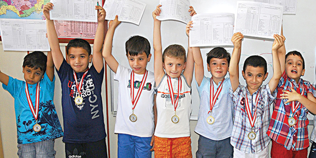 17,5 milyon öğrenci karne aldı