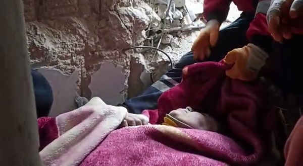 175 saatlik hayat mücadelesi! Günler geçiyor umutlar tükenmiyor